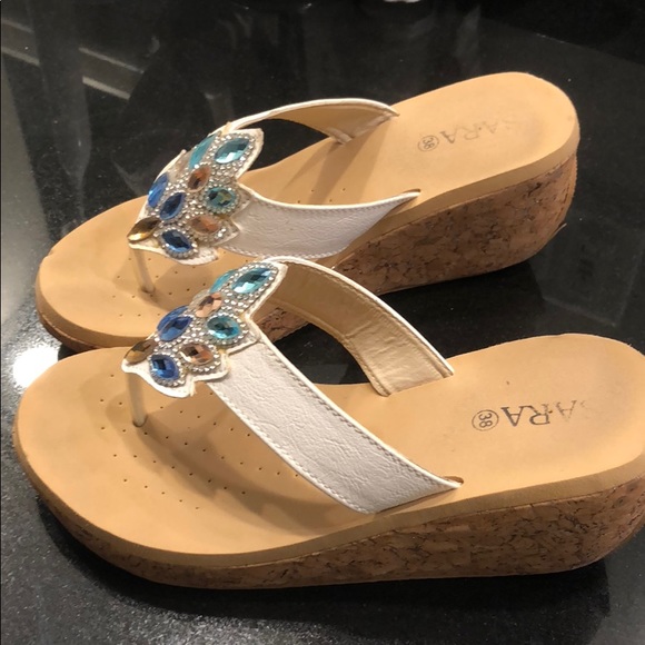 Moderate use sandals - Picture 2 of 4